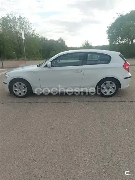Usado BMW 118 170 CV (125 kW) 2011 Blanco Utilitario