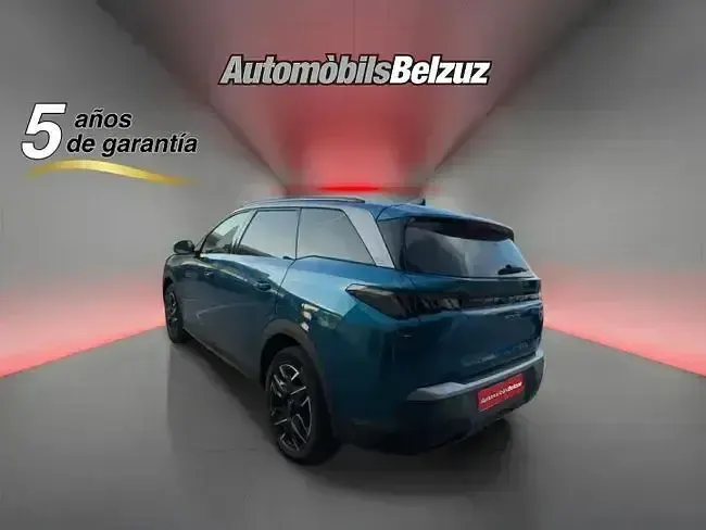 Używany Peugeot 5008 Allure 145 KM (106 kW) 2025 Zielony SUV