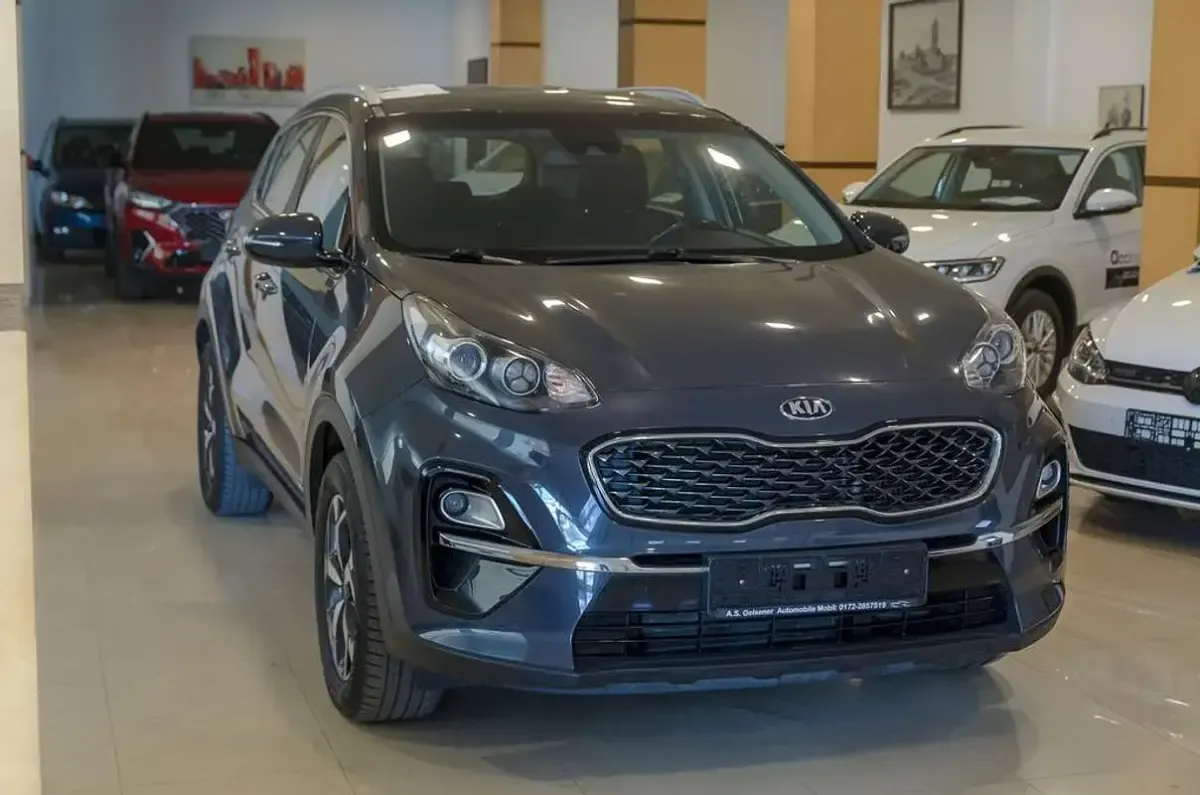 Usado Kia Sportage 136 CV (100 kW) 2019 Gris SUV