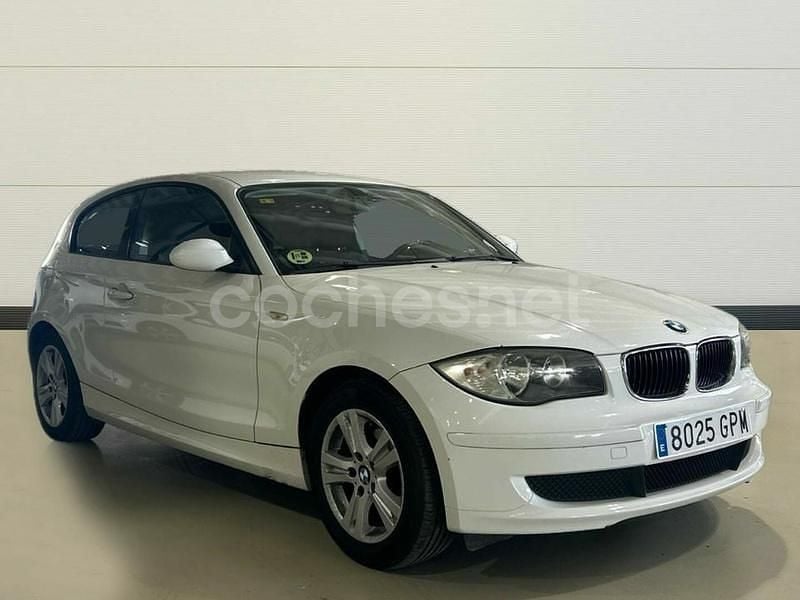 Blanco Usado 2009 BMW 116 Utilitario | 8500 € (Precio justo) - Imagen 1/4