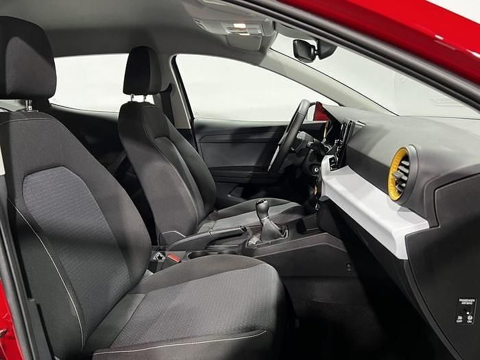 Usado Seat Ibiza Style Plus 110 CV (80 kW) 2021 Rojo