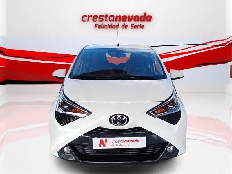 Usado Toyota Aygo X-play 72 CV (52 kW) 2021 Blanco Utilitario