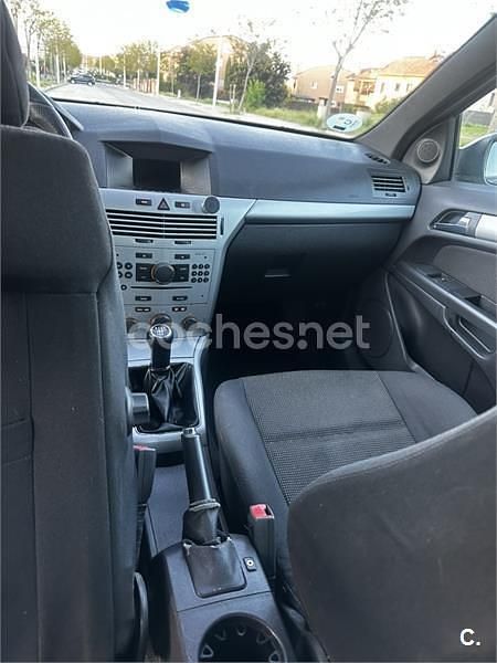 Usado Opel Astra GTC Sport 140 CV (102 kW) 2008 Gris / plata Berlina