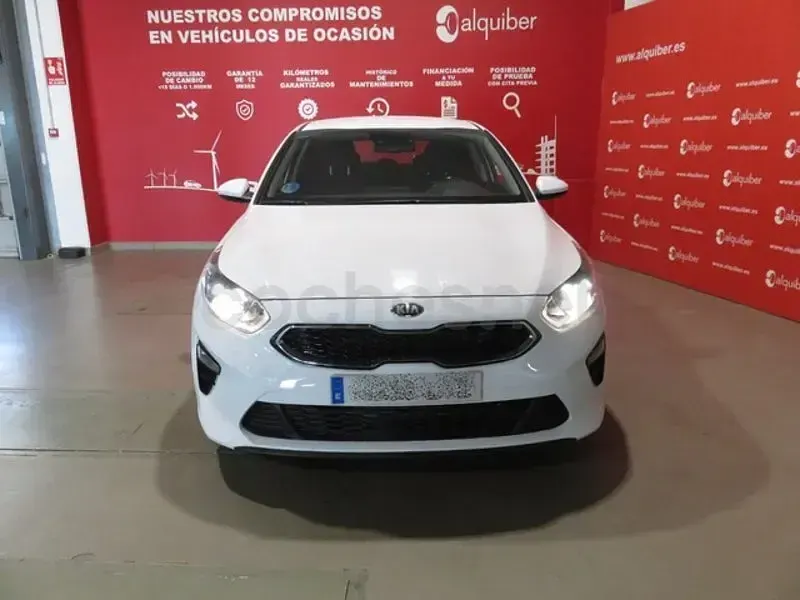 Usado Kia Ceed 136 CV (100 kW) 2021 Blanco Utilitario
