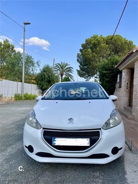 Blanco Usado 2012 Peugeot 208 Business-Line Utilitario | 5500 € (Precio justo) - Imagen 1/4