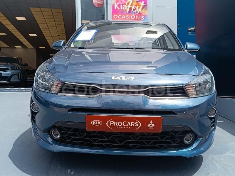 Usado Kia Rio 84 CV (61 kW) 2023 Azul Berlina