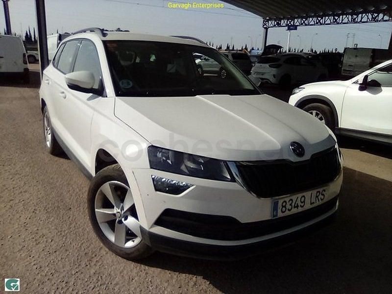 Usado Skoda Karoq Ambition 150 CV (110 kW) 2021 Blanco SUV