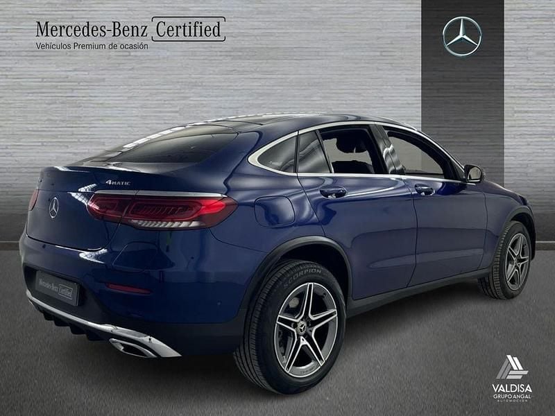 Usado Mercedes GLC300e AMG line 306 CV (225 kW) 2021 Azul brillante Coupe