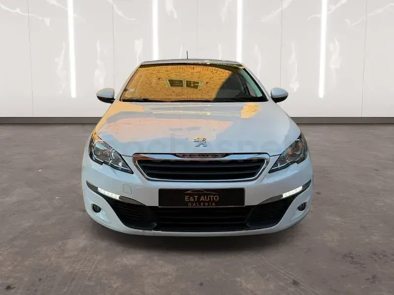 Usado Peugeot 308 SW Active 100 CV (73 kW) 2017 Blanco Familiar