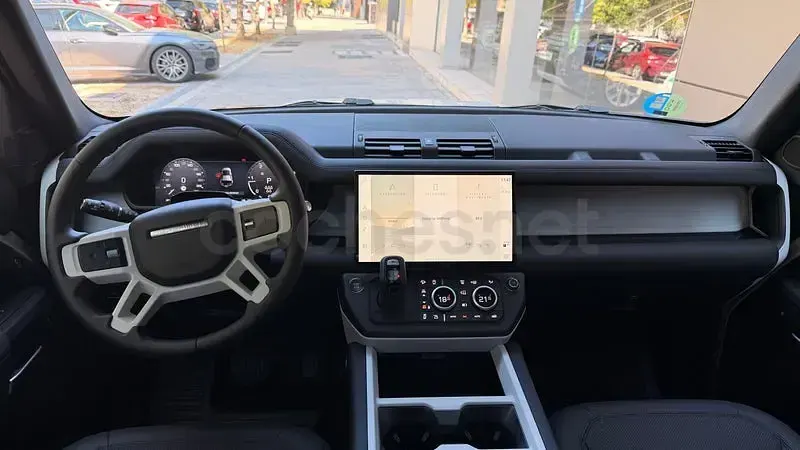 Usado Land Rover Defender S 249 CV (183 kW) 2025 Gris / plata SUV
