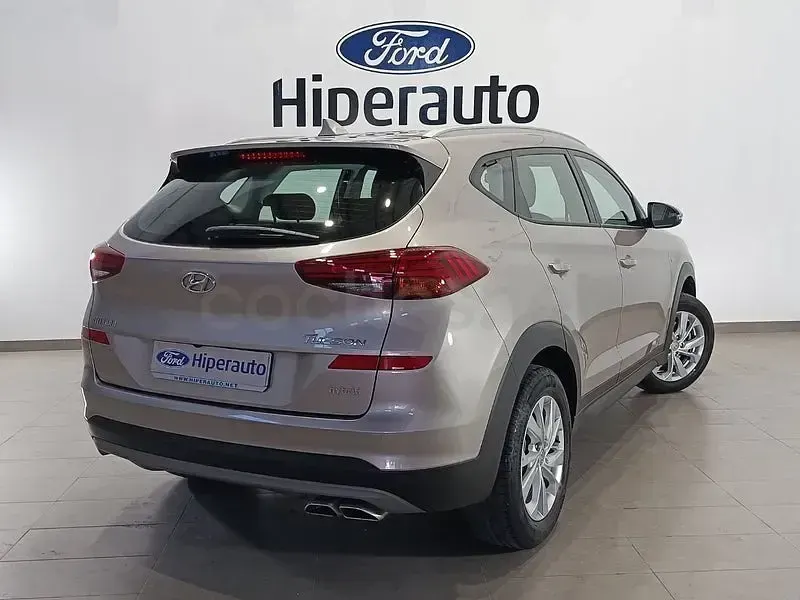 Usado Hyundai Tucson 116 CV (85 kW) 2020 Gris / plata SUV