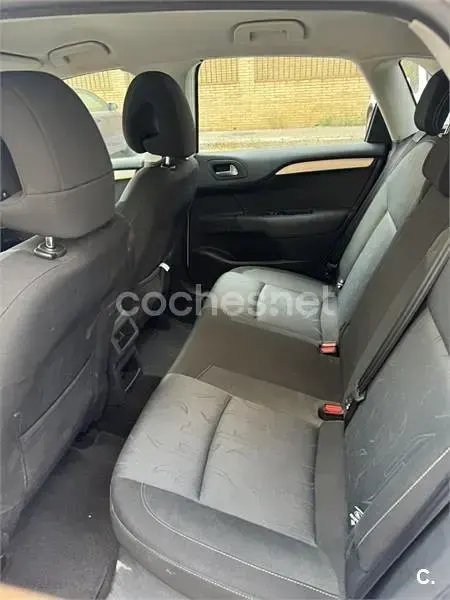 Usado Citroën C4 112 CV (82 kW) 2013 Blanco Berlina