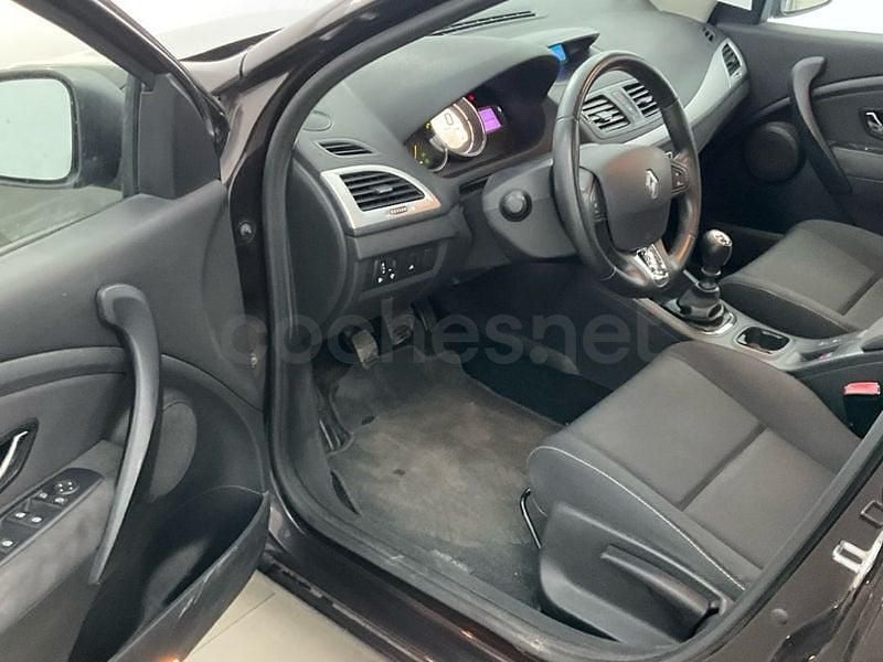 Usado Renault Mégane Expression 110 CV (80 kW) 2013 Negro Berlina