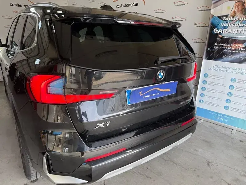 Usado BMW X1 163 CV (119 kW) 2023 Negro SUV