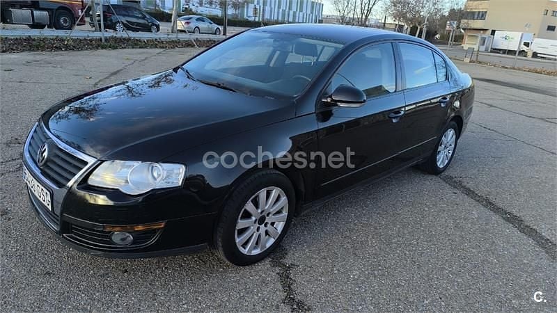 Negro Usado 2009 VW Passat Edition Berlina | 4950 € (Buen precio) - Imagen 1/4