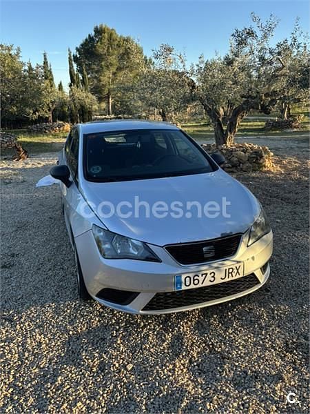 Usado Seat Ibiza Reference 90 CV (66 kW) 2016 Gris / plata Berlina