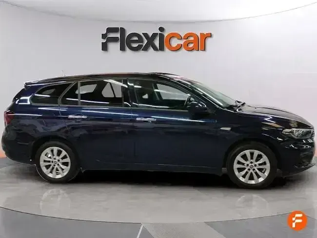 Usado Fiat Tipo Easy 120 CV (88 kW) 2018 Azul Berlina
