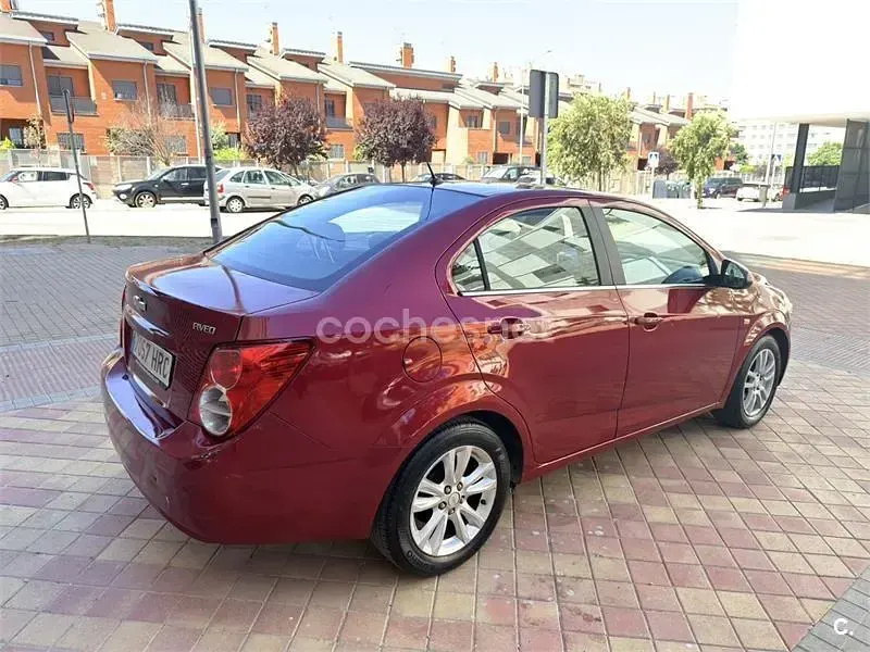 Usado Chevrolet Aveo LTZ 95 CV (69 kW) 2013 Granate Berlina