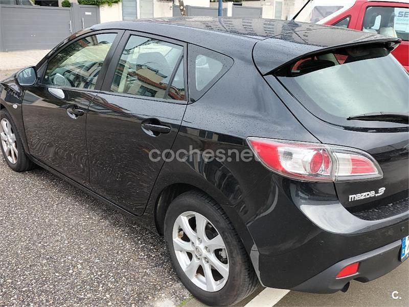 Negro Usado 2011 Mazda 3 Active Berlina | 6900 € (Super precio) - Imagen 1/4
