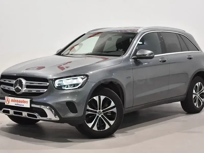 Usado Mercedes GLC250 211 CV (155 kW) 2020 Gris / plata SUV