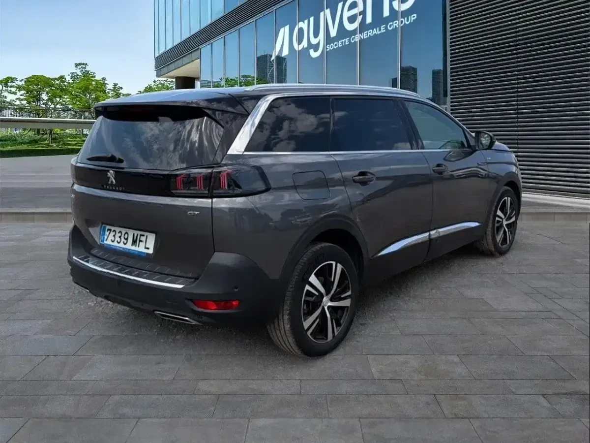 Usado Peugeot 5008 GT 131 CV (96 kW) 2023 Gris SUV