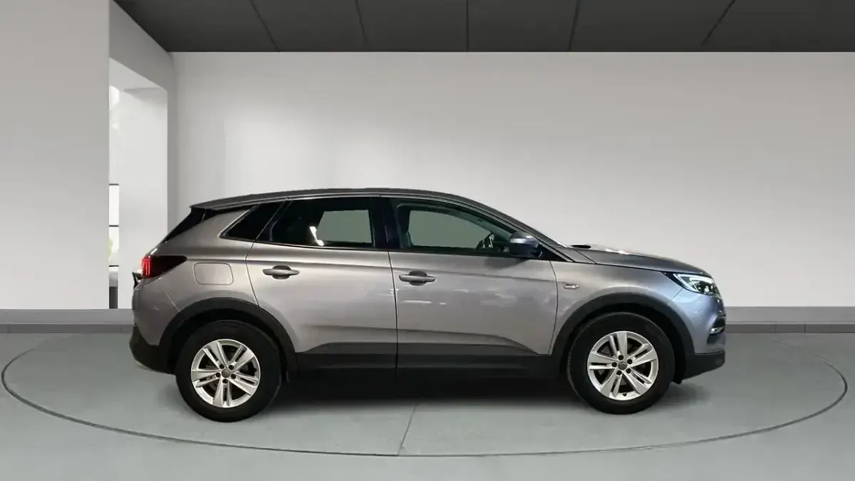 Usado Opel Grandland X Ultimate 130 CV (95 kW) 2021 Gris SUV