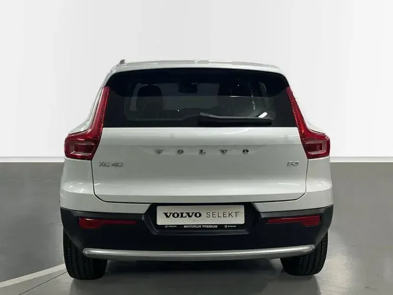 Usado Volvo XC40 Core 163 CV (119 kW) 2025 Blanco SUV