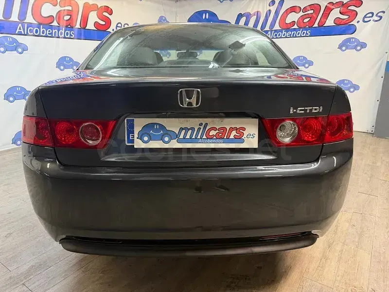 Usado Honda Accord Sport 140 CV (102 kW) 2006 Azul Berlina