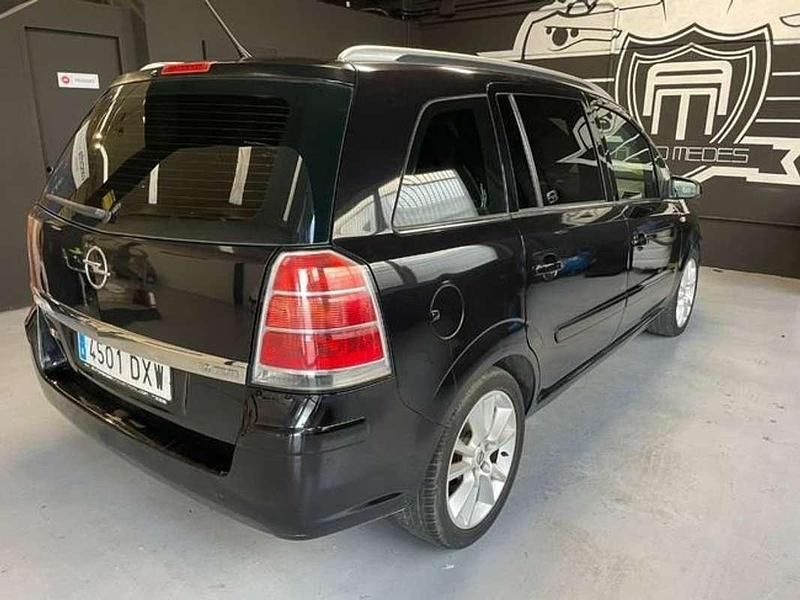 Usado Opel Zafira Enjoy 120 CV (88 kW) 2006 Negro Monovolumen