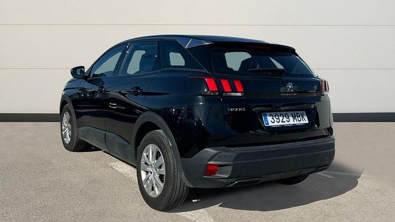 Usado Peugeot 3008 Active 130 CV (95 kW) 2022 Negro SUV