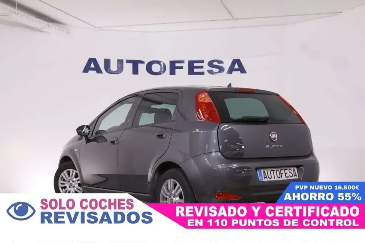 Usado Fiat Punto Lounge 69 CV (50 kW) 2017 Gris Utilitario