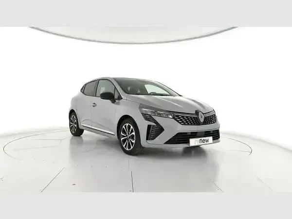Usado Renault Clio V Techno 100 CV (73 kW) 2025 Gris Berlina