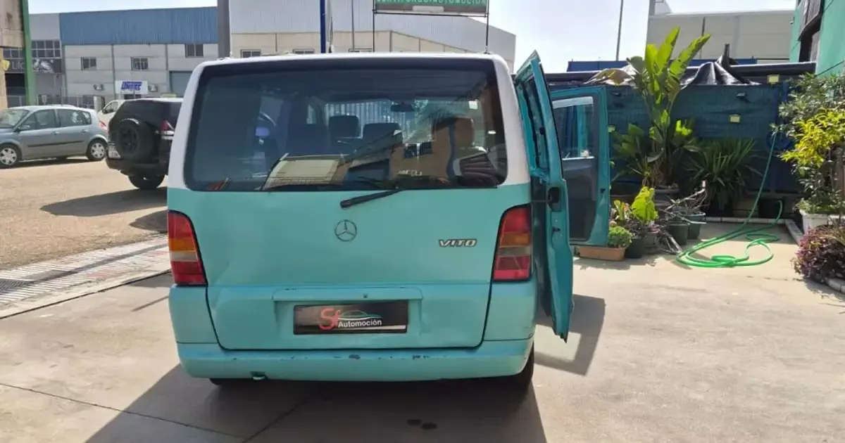 Usado Mercedes Vito 98 CV (72 kW) 1997 Azul Van
