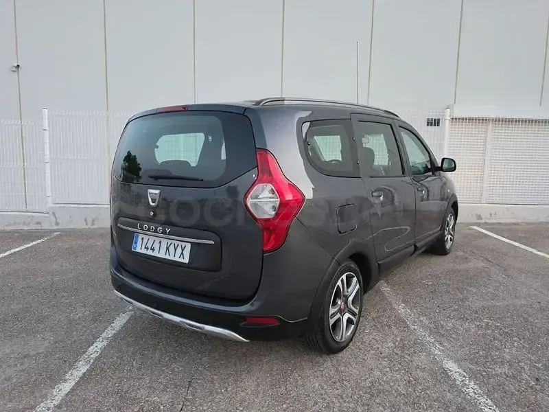 Usado Dacia Lodgy Comfort 130 CV (95 kW) 2019 Negro Monovolumen