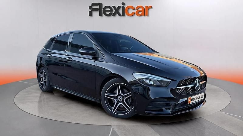 Usado Mercedes B200 150 CV (110 kW) 2023 Negro Monovolumen