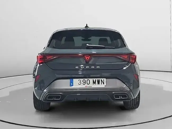 Usado Cupra Leon 150 CV (110 kW) 2024 Azul Berlina