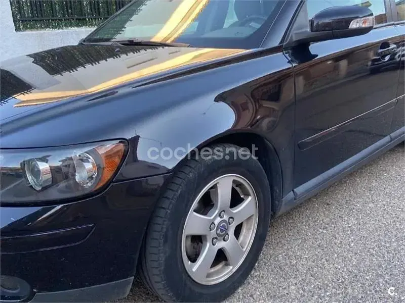 Usado Volvo S40 Momentum 109 CV (80 kW) 2007 Negro Berlina