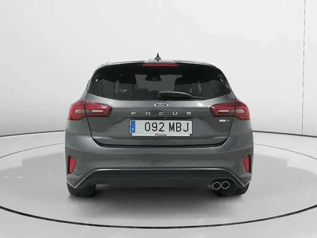 Usado Ford Focus ST-Line 125 CV (91 kW) 2022 Gris Familiar