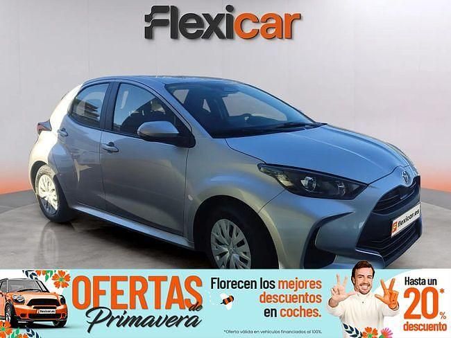 Usado Toyota Yaris Hybrid Business Edition 116 CV (85 kW) 2025 Gris