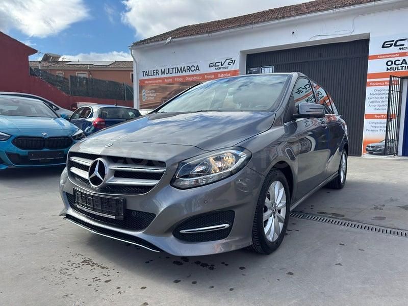 Usado Mercedes B180 122 CV (89 kW) 2017 Gris / plata Monovolumen