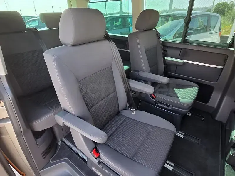 Usado VW Multivan Highline 180 CV (132 kW) 2011 Beige Monovolumen