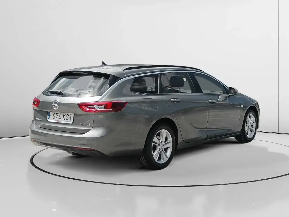 Usado Opel Insignia Selective 136 CV (100 kW) 2019 Gris Familiar