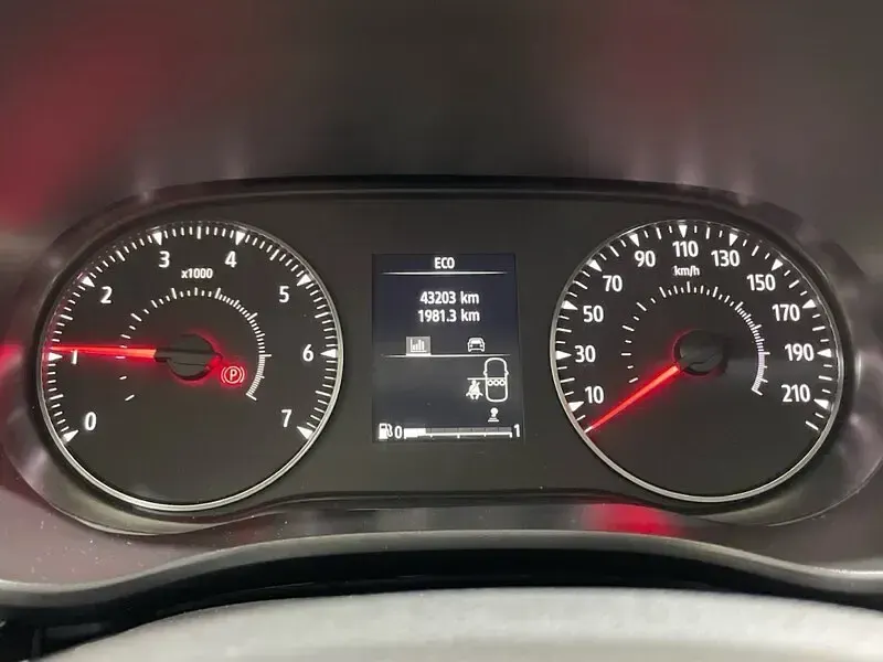 Usado Dacia Sandero Comfort 100 CV (73 kW) 2022 Gris Berlina