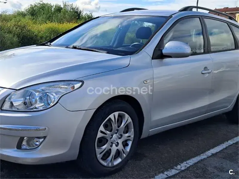 Usado Hyundai i30 Style 115 CV (84 kW) 2008 Gris / plata Familiar
