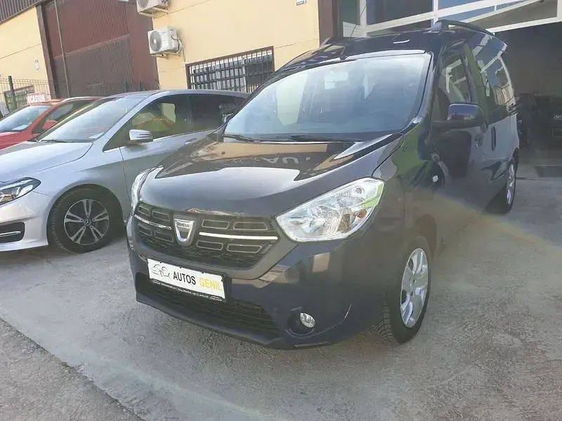 Usado Dacia Dokker 90 CV (66 kW) 2018 Azul Monovolumen