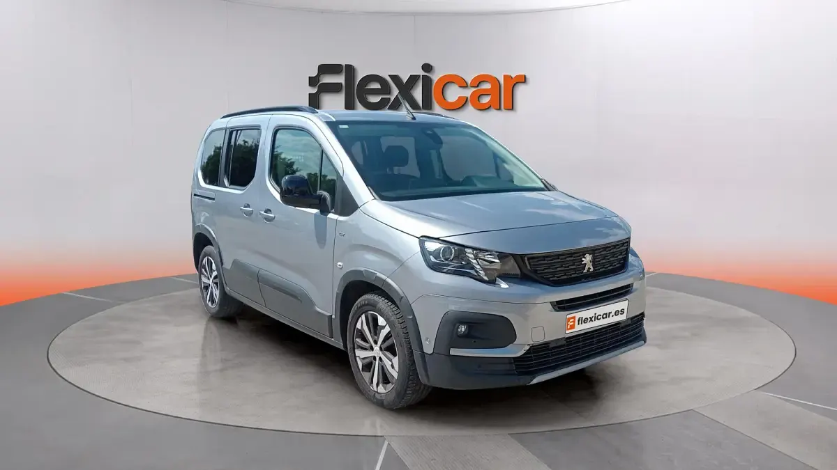 Usado Peugeot Rifter GT 131 CV (96 kW) 2023 Gris Monovolumen