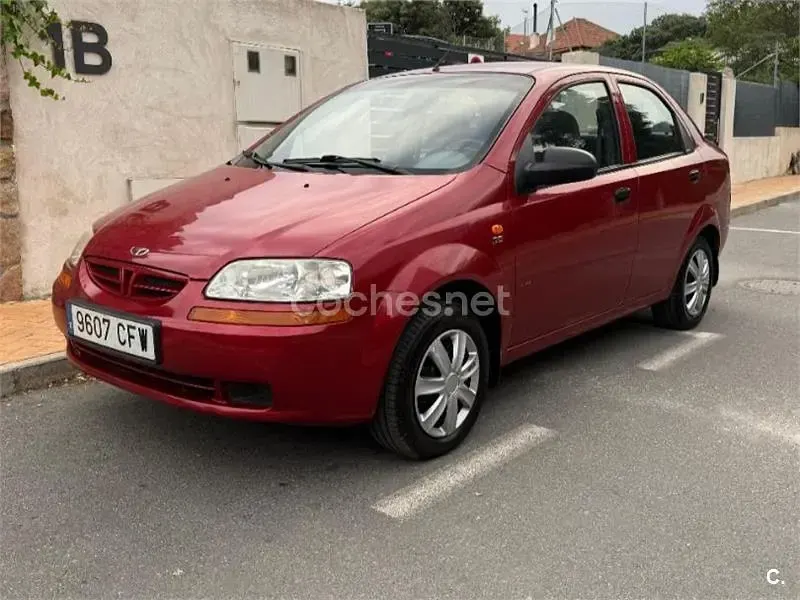 Usado Chevrolet Kalos SE 83 CV (61 kW) 2003 Rojo Berlina