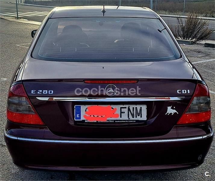 Usado Mercedes E280 Avantgarde 190 CV (139 kW) 2007 Granate Berlina