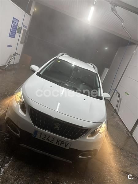 Usado Peugeot 2008 Allure 130 CV (95 kW) 2018 Blanco SUV