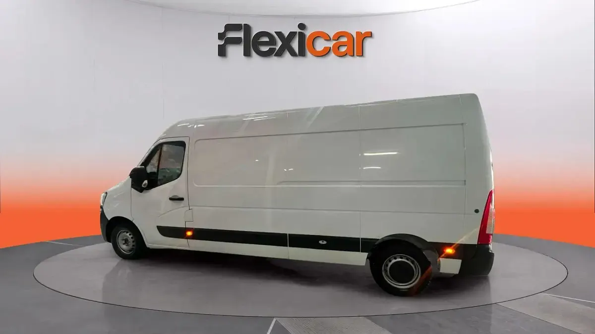 Usado Renault Master 150 CV (110 kW) 2024 Blanco Monovolumen